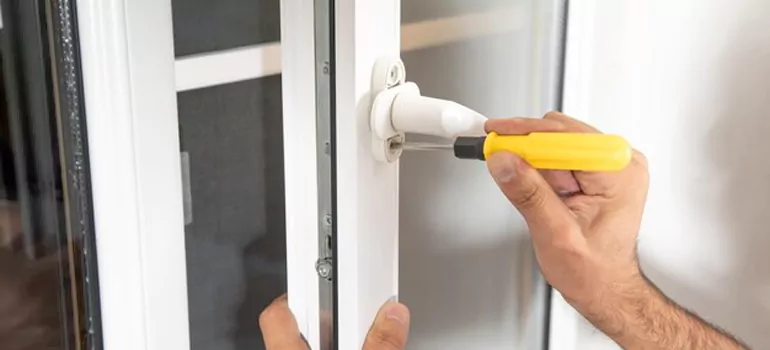 Casement Window Handle Replacement in Four Corners, FL
