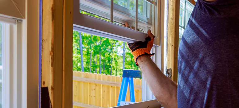>Bay Window Curtain Rail Track in Four Corners, FL