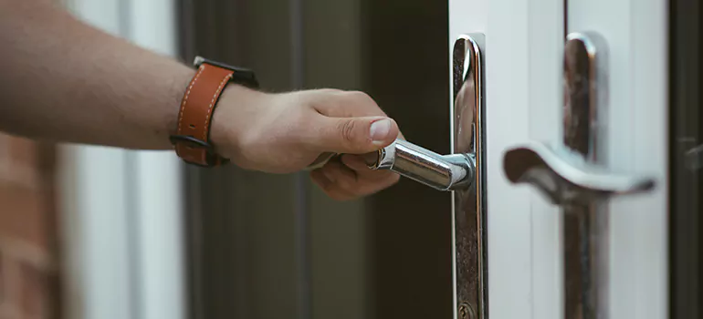 Lock Stile Activating Bracket in Four Corners, FL